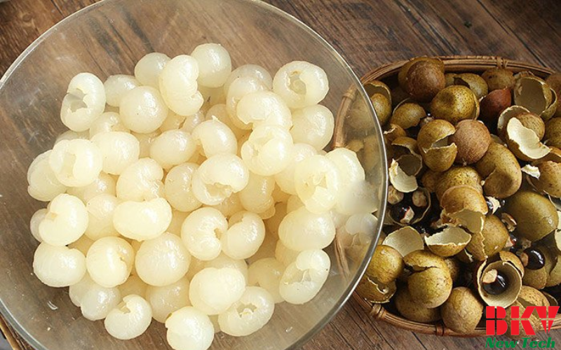 Tách vỏ và hột long nhãn